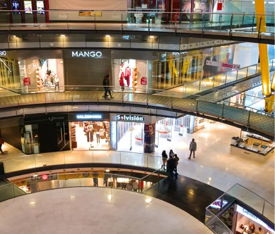 Зарядные станции для <br><span>торговых центров</span>